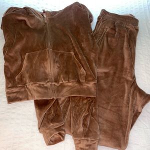 Skims velour lounge set